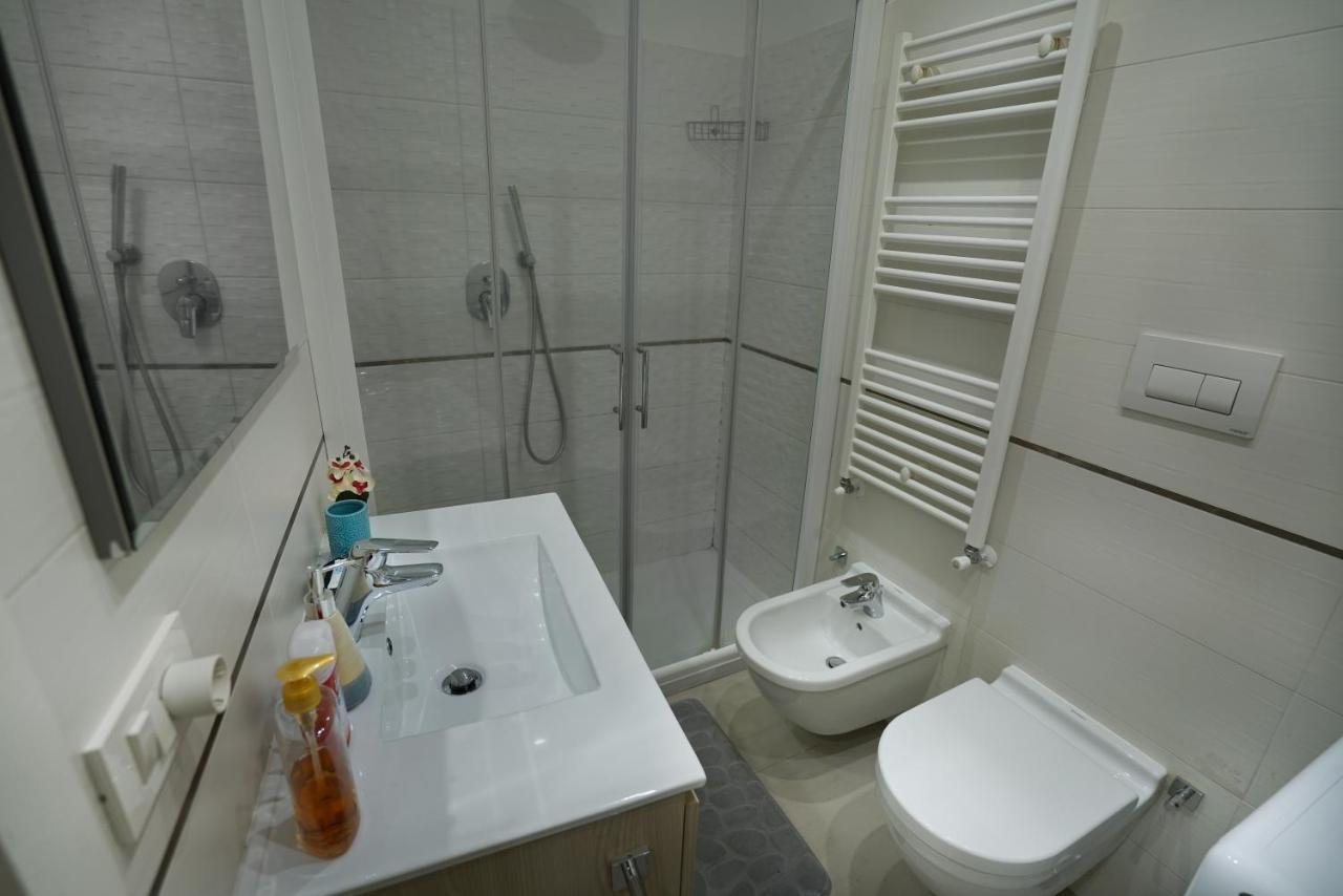 Apartament Fast Wifi E Netflix -- Centro Di Rho Vicino Stazione Zewnętrze zdjęcie